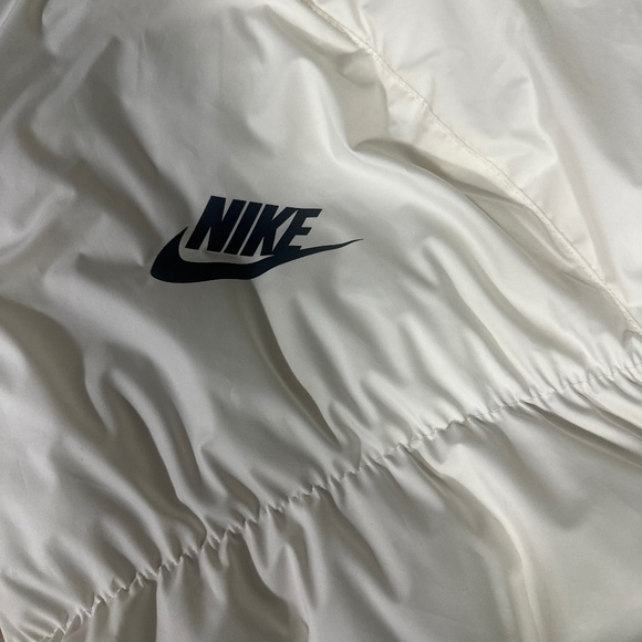 Nike Womens NSW Synthetic Fill Jacket - Picture 3 of 6